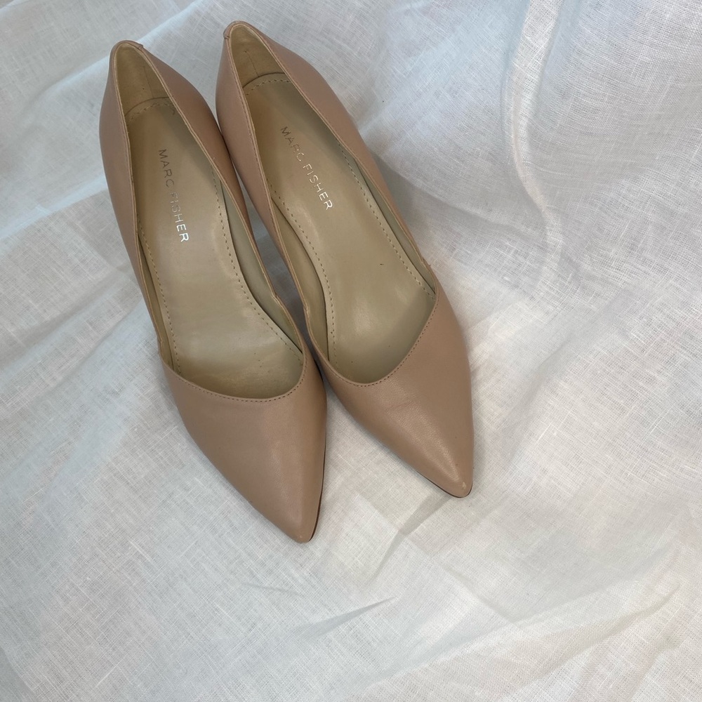 NEW Marc Fisher Nude Heels